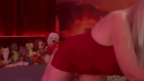 Snapshot of monicutex chatting on 01.31.25 Monika online show from 01.31.25