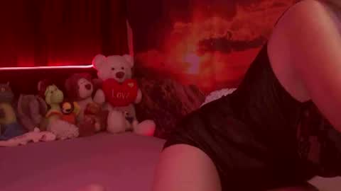 Snapshot of monicutex chatting on 09.12.25 Monika online show from 09.12.25