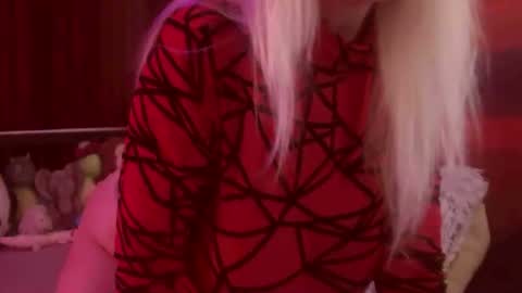 Snapshot of monicutex chatting on 10.01.25 Monika online show from 10.01.25