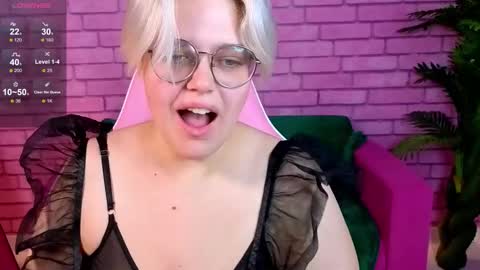 Snapshot of monikasweetie chatting on 10.16.25 Monica online show from 10.16.25