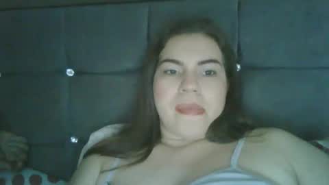 Snapshot of monita1401506 chatting on 10.15.25 monita1401506 online show from 10.15.25