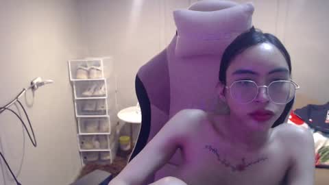 Snapshot of monstercockselfsuck chatting on 02.04.25 ELYSE A SIMPLE GIRL online show from 02.04.25