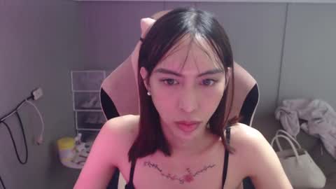 Snapshot of monstercockselfsuck chatting on 02.17.25 ELYSE A SIMPLE GIRL online show from 02.17.25