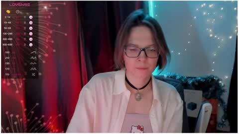 Snapshot of moon__girl chatting on 12.27.24 Roxy online show from 12.27.24