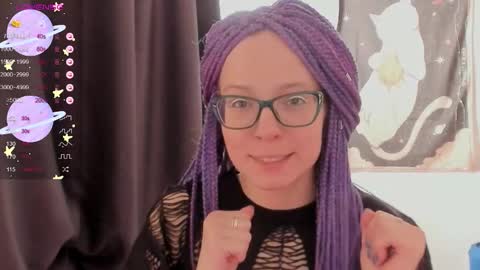 Snapshot of moon__girl chatting on 09.08.25 Roxy online show from 09.08.25