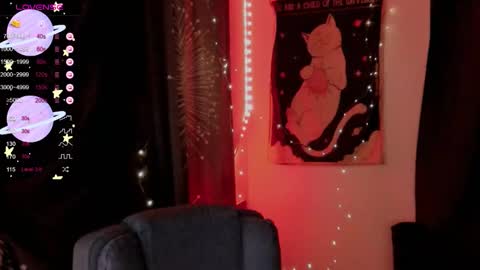 Snapshot of moon__girl chatting on 09.14.25 Roxy online show from 09.14.25