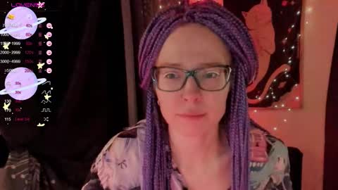 Snapshot of moon__girl chatting on 09.15.25 Roxy online show from 09.15.25