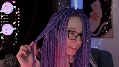 Snapshot of moon__girl chatting on 09.18.25 Roxy online show from 09.18.25