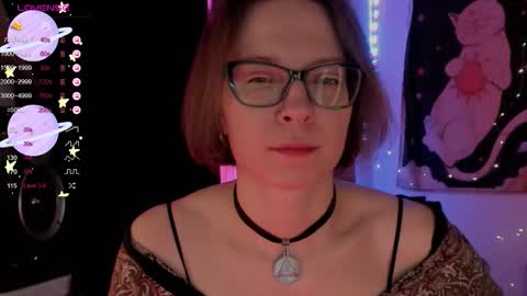 Snapshot of moon__girl chatting on 11.09.25 Roxy online show from 11.09.25