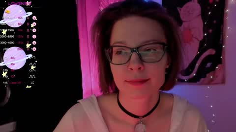 Snapshot of moon__girl chatting on 11.14.25 Roxy online show from 11.14.25