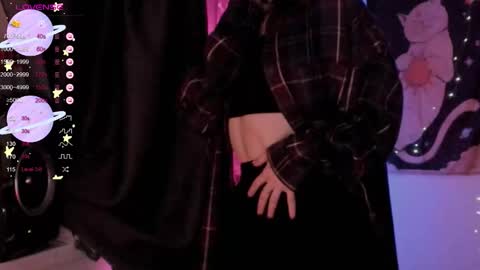 Snapshot of moon__girl chatting on 11.15.25 Roxy online show from 11.15.25