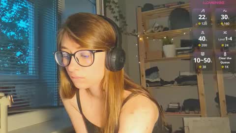 Snapshot of moonlight__lovers chatting on 09.20.25 Dana online show from 09.20.25