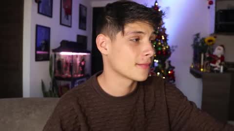 Snapshot of morgan_hiller chatting on 12.29.24   online show from 12.29.24