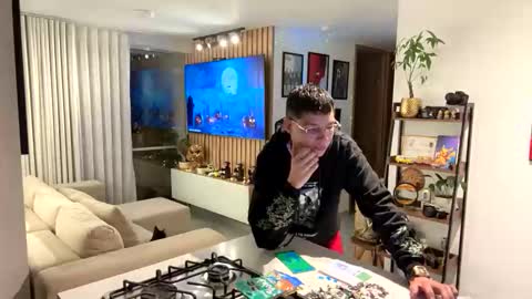 Snapshot of morgan_hiller chatting on 10.29.25   online show from 10.29.25