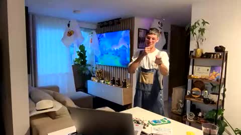 Snapshot of morgan_hiller chatting on 10.31.25   online show from 10.31.25