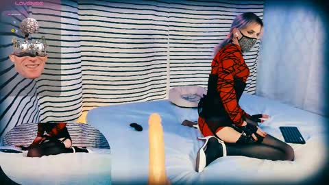 Snapshot of morphelina chatting on 10.18.25 Morphelina online show from 10.18.25