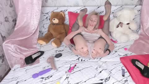 Snapshot of morphomarilyne chatting on 01.19.25 Morpho online show from 01.19.25