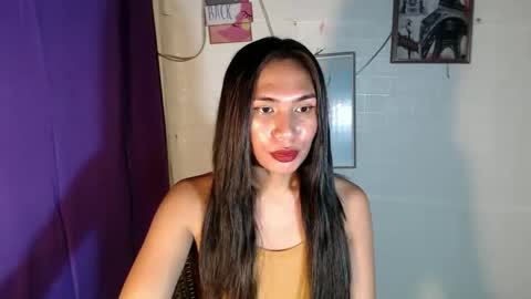 Snapshot of mouiline_rouge69 chatting on 02.18.25 mouiline_rouge69 online show from 02.18.25