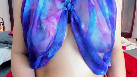 Snapshot of moxa_hot chatting on 12.14.24 moxa hot online show from 12.14.24