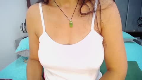 Snapshot of moxa_hot chatting on 03.06.25 moxa hot online show from 03.06.25