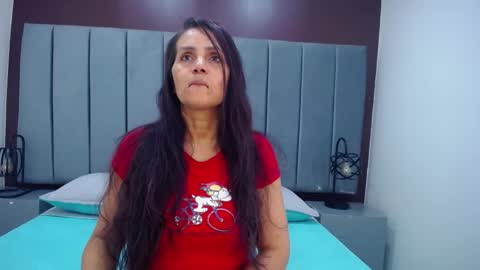 Snapshot of moxa_hot chatting on 03.07.25 moxa hot online show from 03.07.25