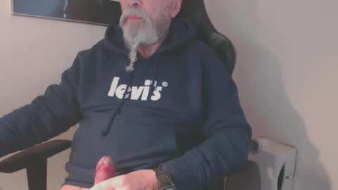 mr_boombastic2021 online show from 12.21.24