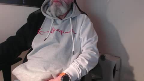 mr_boombastic2021 online show from 11.14.25