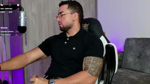 Snapshot of mr_david_cox chatting on 03.12.25 David online show from 03.12.25