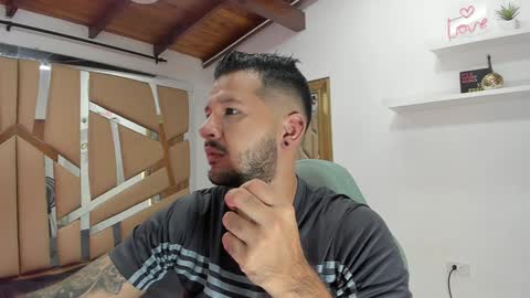 Snapshot of mr_mikee_ chatting on 01.14.25 MIKEE online show from 01.14.25