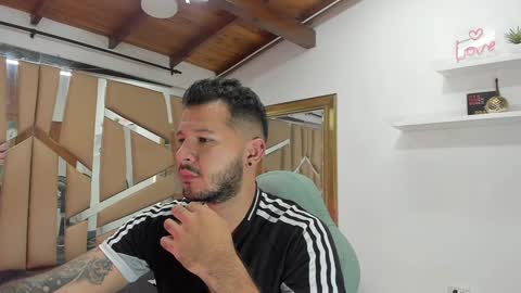 Snapshot of mr_mikee_ chatting on 01.16.25 MIKEE online show from 01.16.25