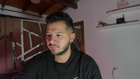 Snapshot of mr_mikee_ chatting on 01.18.25 MIKEE online show from 01.18.25