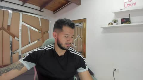 Snapshot of mr_mikee_ chatting on 01.23.25 MIKEE online show from 01.23.25