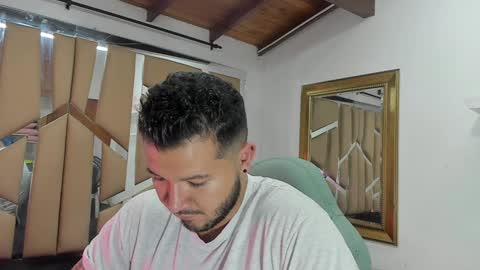 Snapshot of mr_mikee_ chatting on 01.30.25 MIKEE online show from 01.30.25