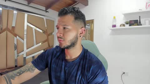 Snapshot of mr_mikee_ chatting on 02.08.25 MIKEE online show from 02.08.25