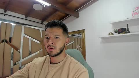 Snapshot of mr_mikee_ chatting on 02.17.25 MIKEE online show from 02.17.25
