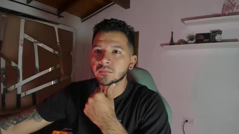 Snapshot of mr_mikee_ chatting on 02.27.25 MIKEE online show from 02.27.25
