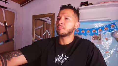 Snapshot of mr_mikee_ chatting on 09.24.25 MIKEE online show from 09.24.25