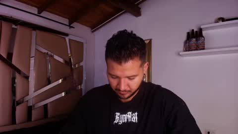 Snapshot of mr_mikee_ chatting on 10.01.25 MIKEE online show from 10.01.25