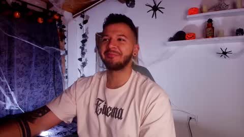 Snapshot of mr_mikee_ chatting on 10.17.25 MIKEE online show from 10.17.25