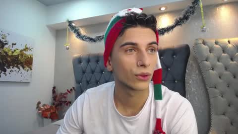 Snapshot of mr_williseo chatting on 12.23.24 williseo online show from 12.23.24