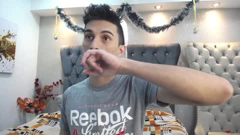 Snapshot of mr_williseo chatting on 01.02.25 williseo online show from 01.02.25