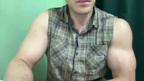 Snapshot of mrbiceps_23 chatting on 12.09.24 Mrbiceps23 online show from 12.09.24