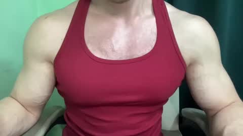 Snapshot of mrbiceps_23 chatting on 12.18.24 Mrbiceps23 online show from 12.18.24