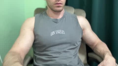 Snapshot of mrbiceps_23 chatting on 12.19.24 Mrbiceps23 online show from 12.19.24