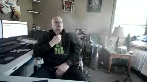 Snapshot of mrclean_55 chatting on 10.20.25 MrClean55 online show from 10.20.25