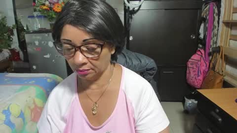 Snapshot of mrs_mommy chatting on 10.23.25 mrs_mommy online show from 10.23.25