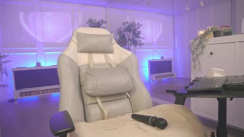 Snapshot of ms_lawless chatting on 03.07.25 Samantha online show from 03.07.25