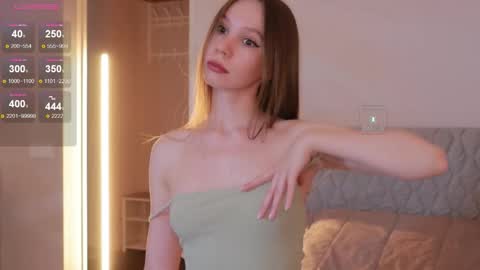 Snapshot of msaura chatting on 10.23.25 Svetlana online show from 10.23.25