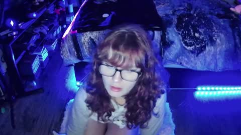 Snapshot of msmallow chatting on 01.06.25 Mallow online show from 01.06.25