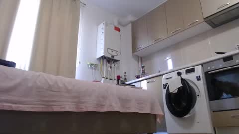 Snapshot of musclesqueen chatting on 03.06.25 MusclesQueen online show from 03.06.25